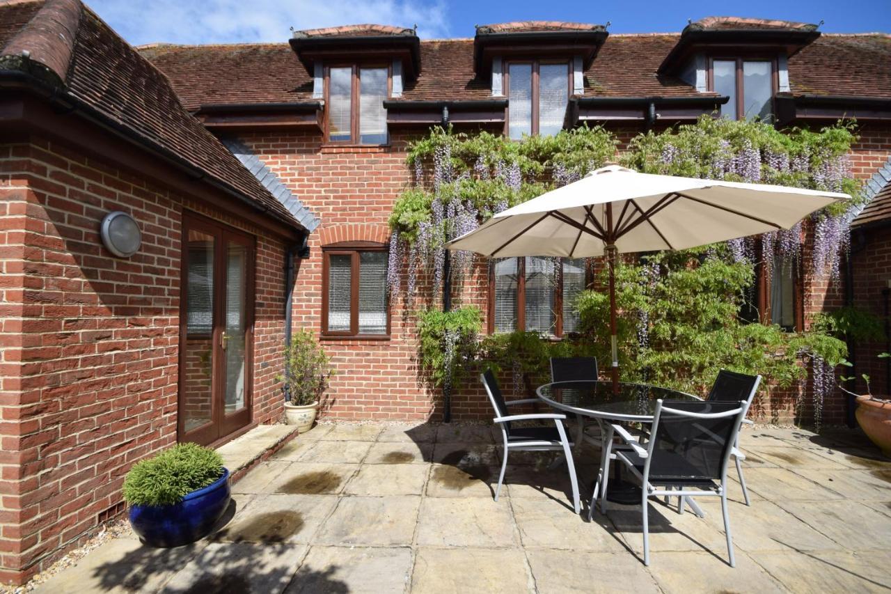 Wisteria Way, Tangmere Exterior foto